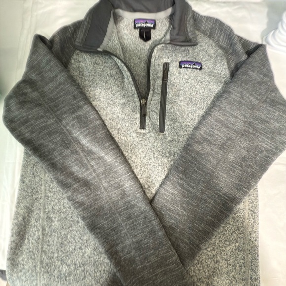 Patagonia Two-Tone Gray Fleece Pullover - Picture 6 of 6